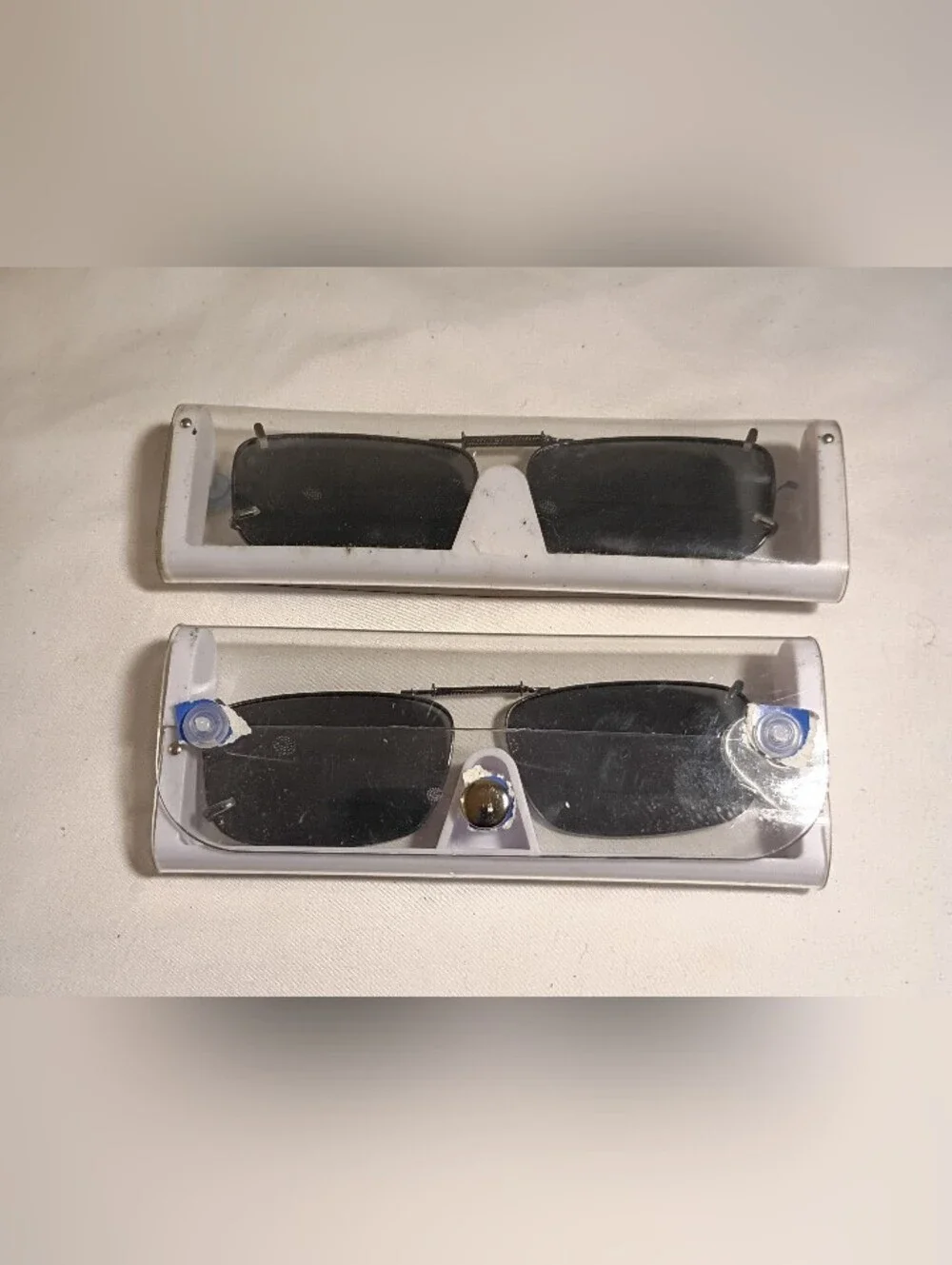 2 Foster Grant Solar Shield Polarized Clip-On Sunglasses  52 Rec 19 & 54 Rec 15
